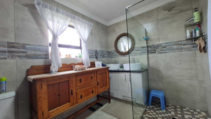 3 Bedroom Property for Sale in Dana Bay Western Cape